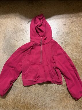 lululemon athletica Cropped Hoodie in Deep Raspberry Pink